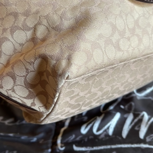 Authentic Coach Signature Tote/shoulder bag - Picture 6 of 15